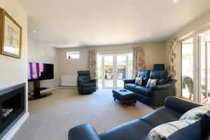 Lounge- click for photo gallery